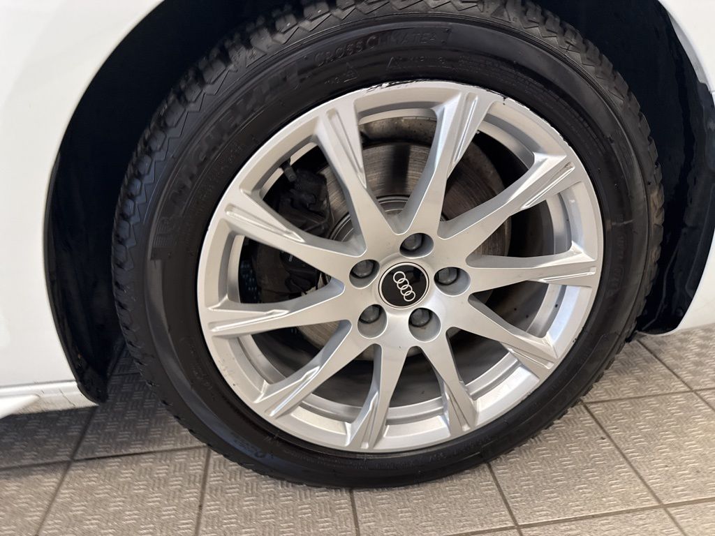 2021 Audi A4 40 Premium Quattro photo 7