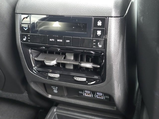 2025 Jeep Grand Cherokee Limited photo 25