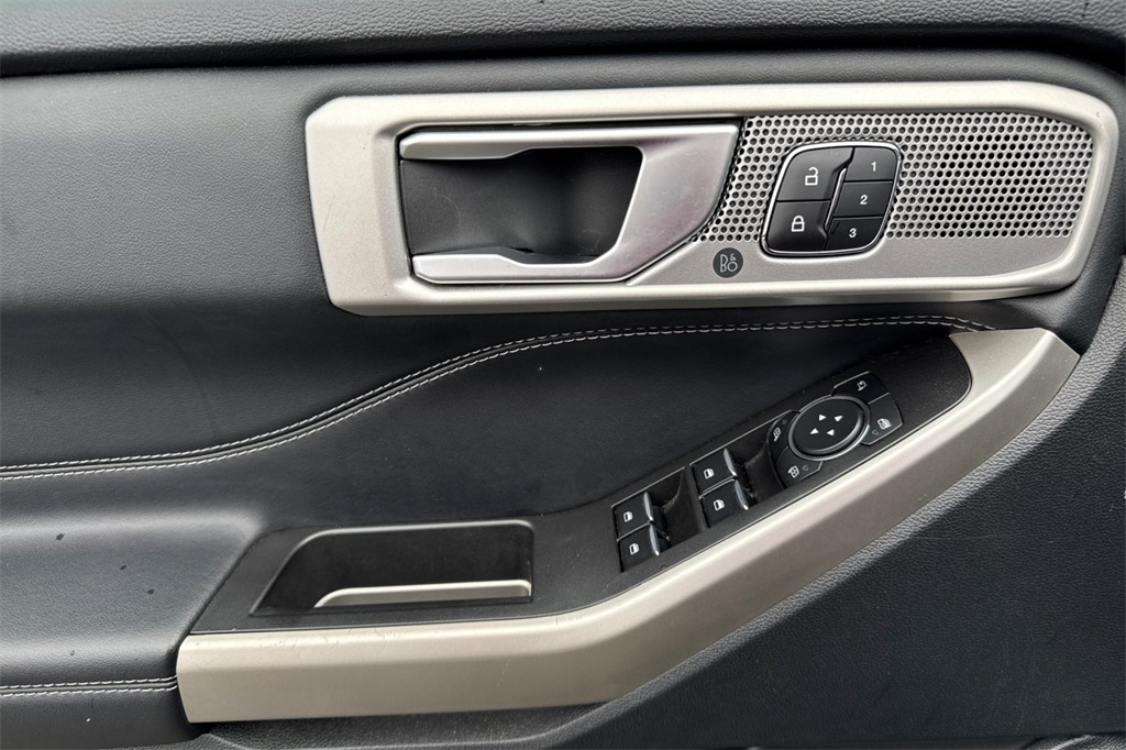 2023 Ford Explorer Limited photo 12