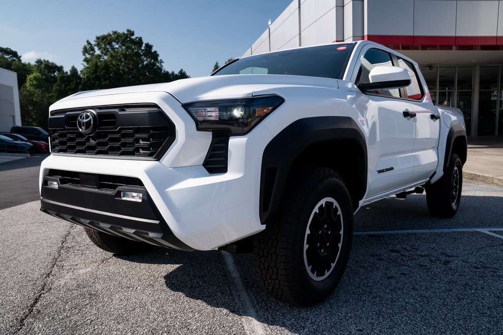 2025 Toyota Tacoma TRD Off-Road Double Cab photo 3