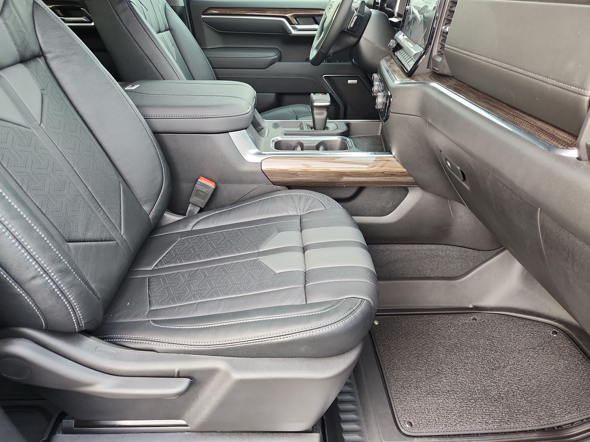 2025 Chevrolet Silverado 1500 RST photo 26