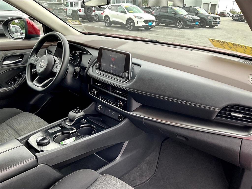 2023 Nissan Rogue SV photo 10