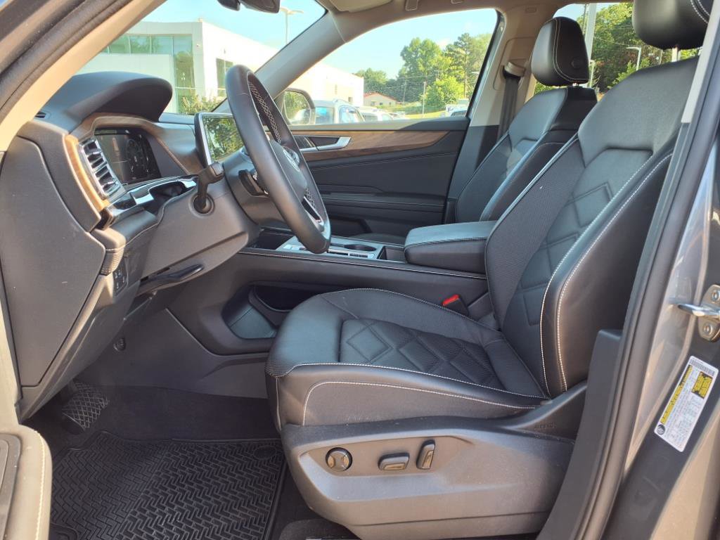 2024 Volkswagen Atlas SE photo 3