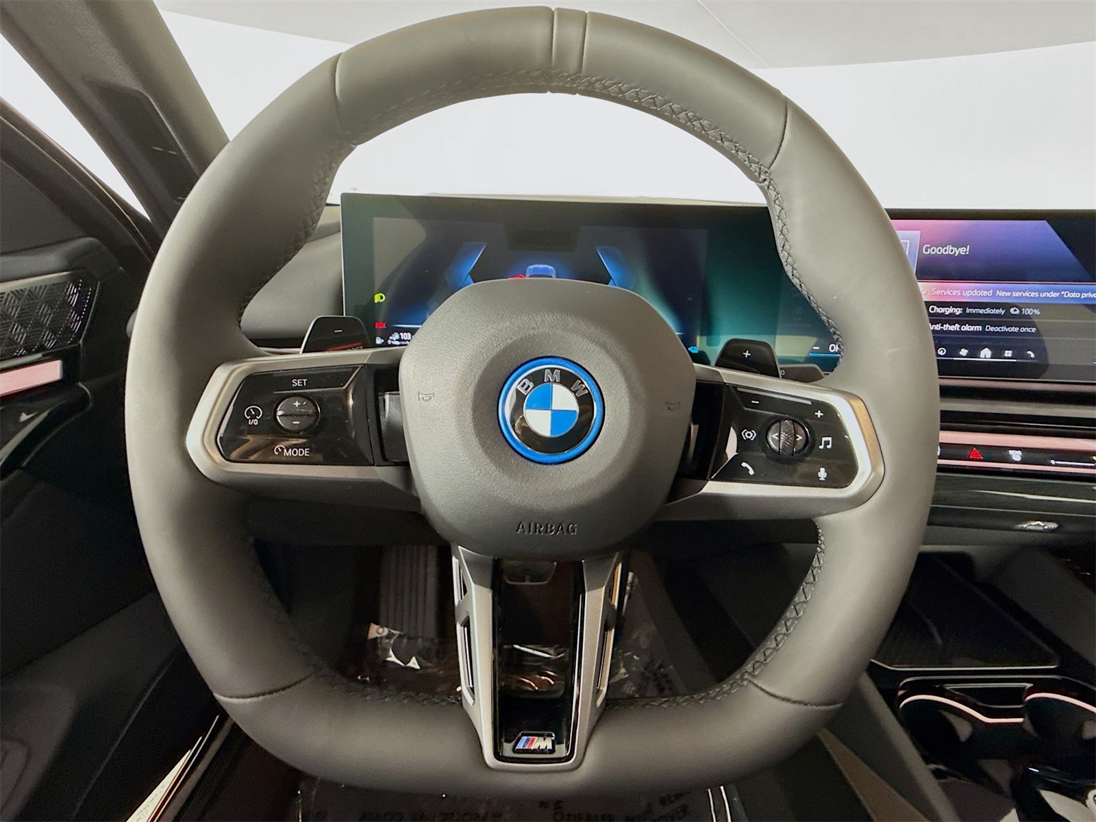 2026 Bmw 550e 550e xDrive photo 10