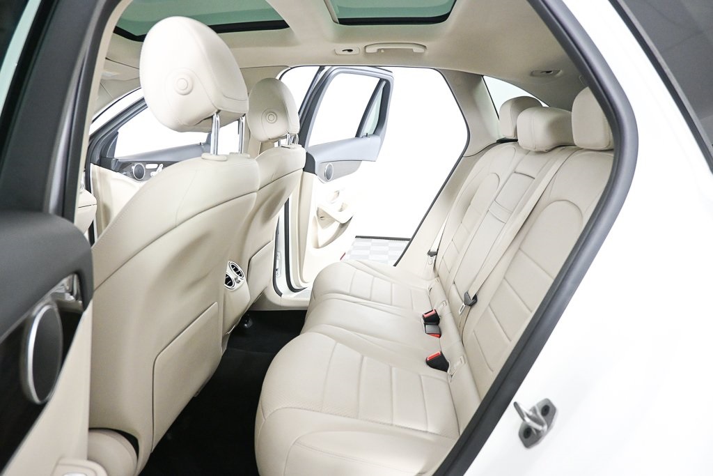 2022 Mercedes Benz GLC 300 photo 16