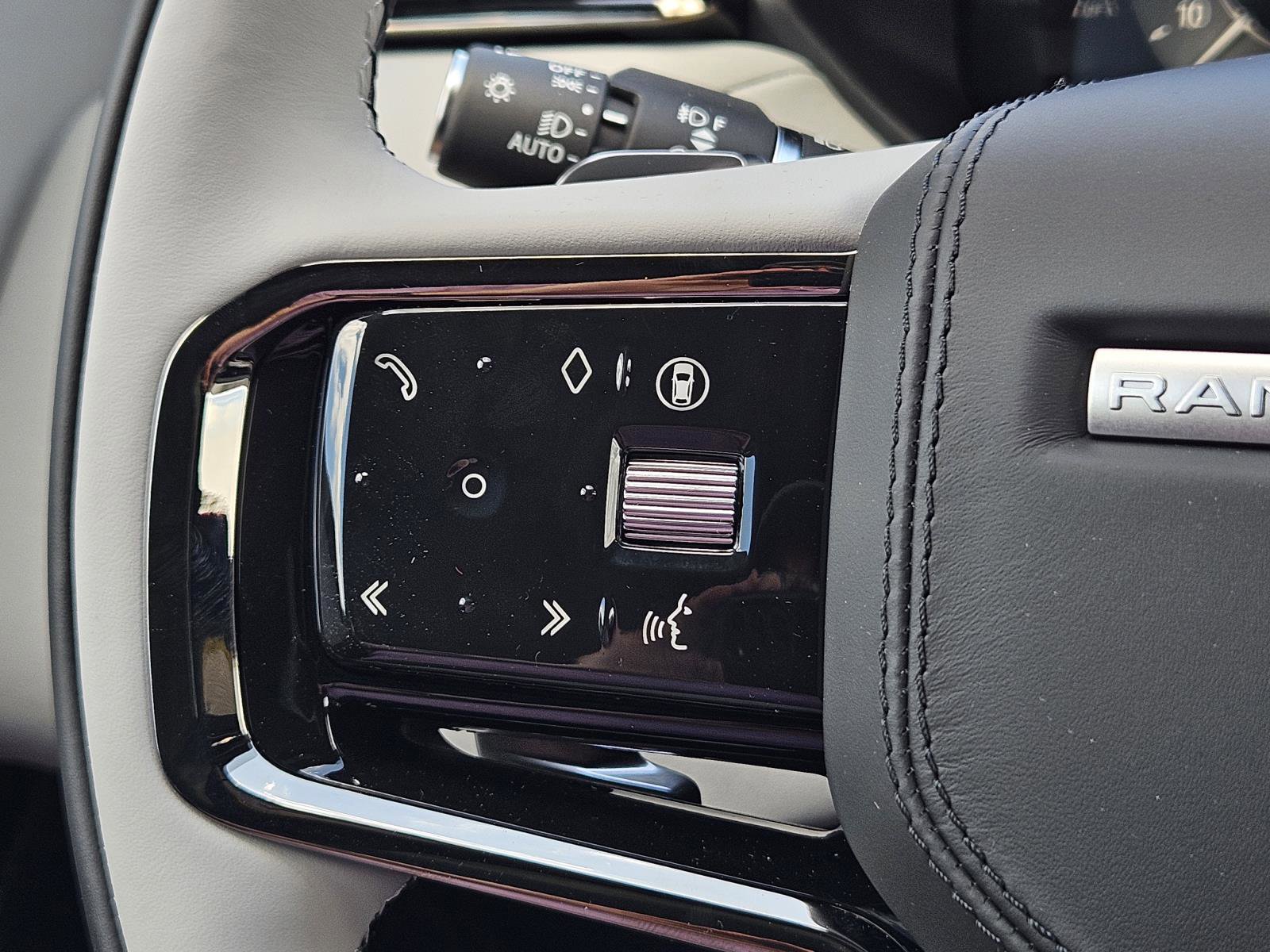 2026 Land Rover Range Rover Velar SE photo 14