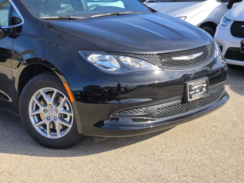 2026 Chrysler Voyager LX photo 2