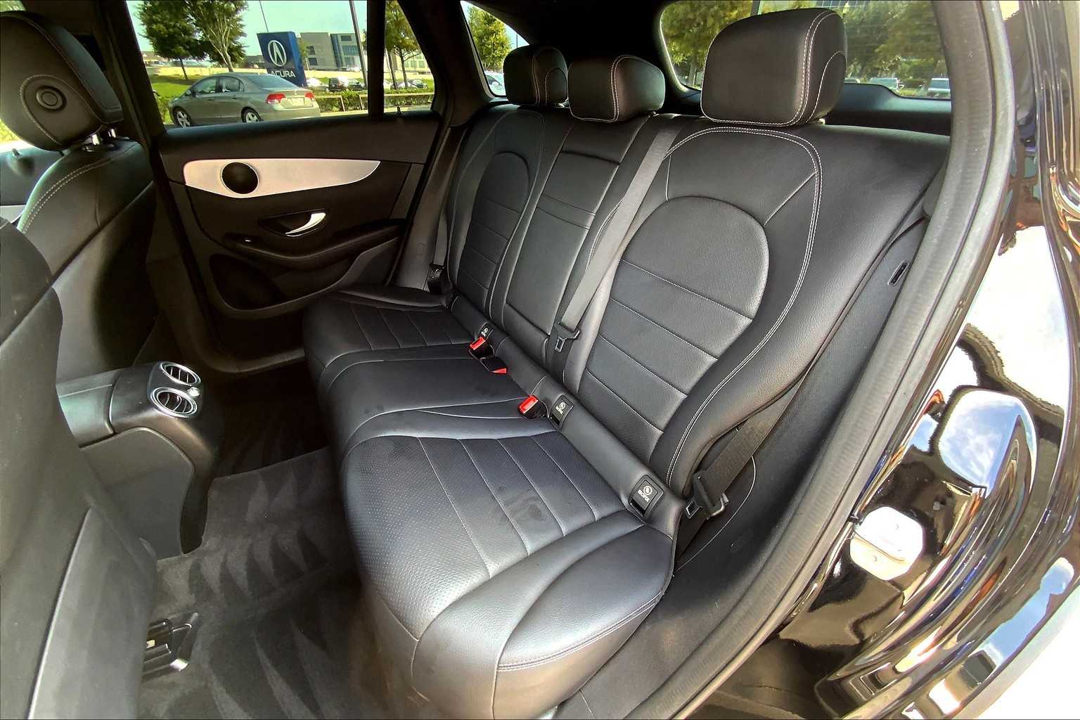 2020 Mercedes Benz GLC 300 photo 12