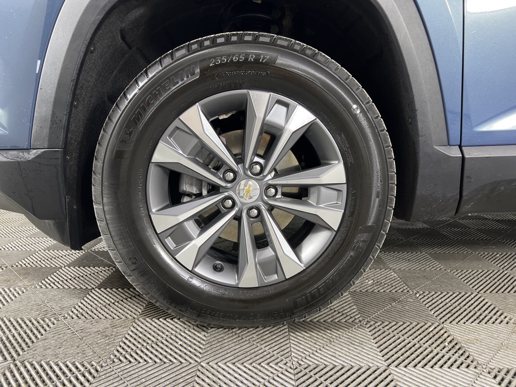 2025 Chevrolet Equinox LT photo 4