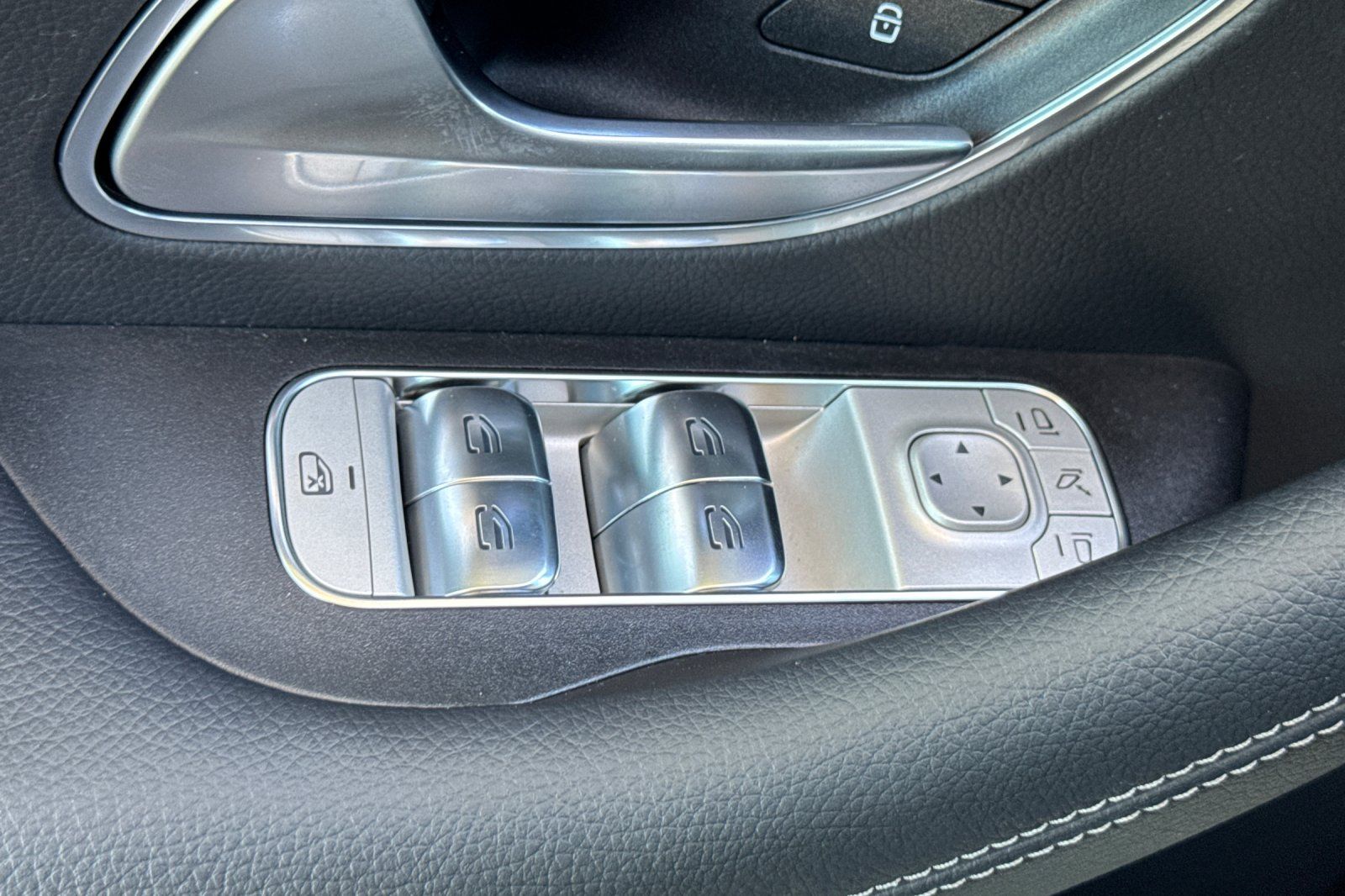 2026 Mercedes Benz GLE 450 4MATIC photo 20