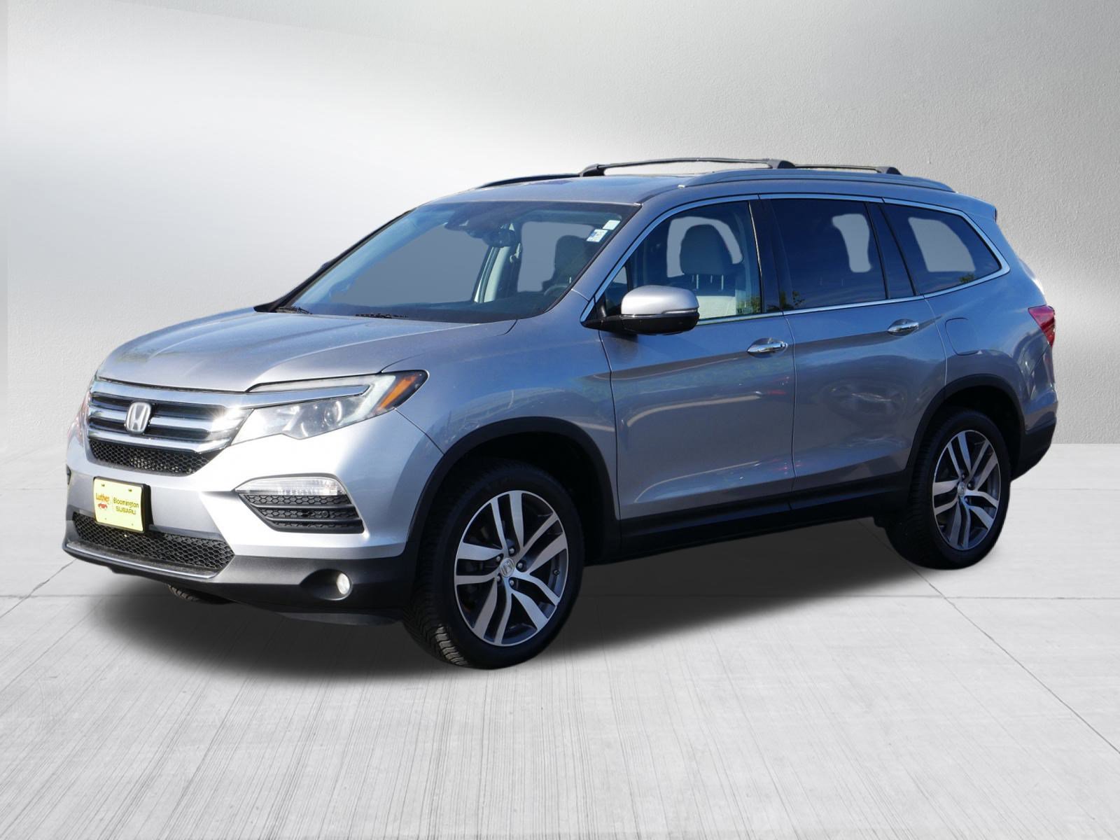 2018 Honda Pilot Elite photo 3