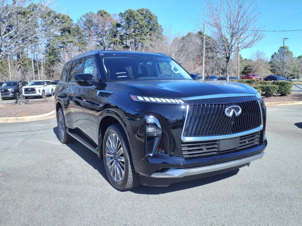 2025 Infiniti QX80 Luxe photo 3
