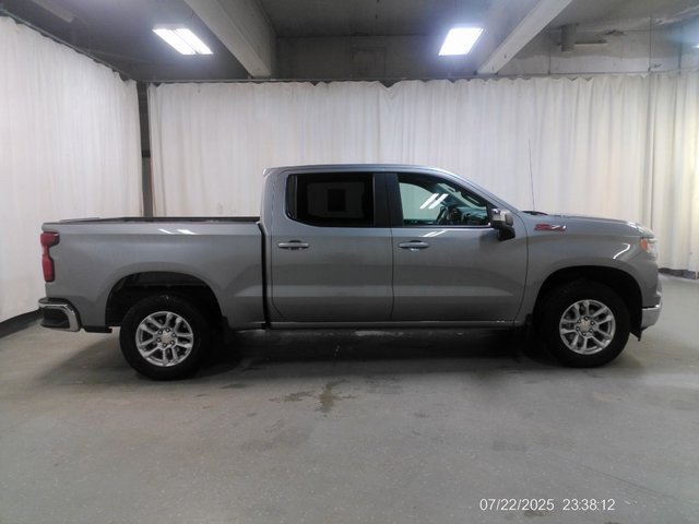2024 Chevrolet Silverado 1500 LT photo 2