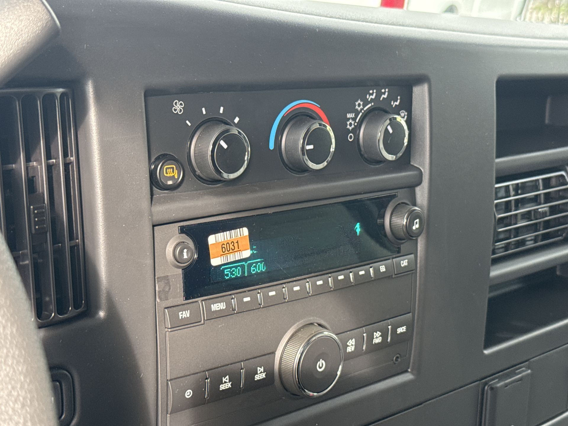 2024 Chevrolet Express Cargo 2500 photo 5