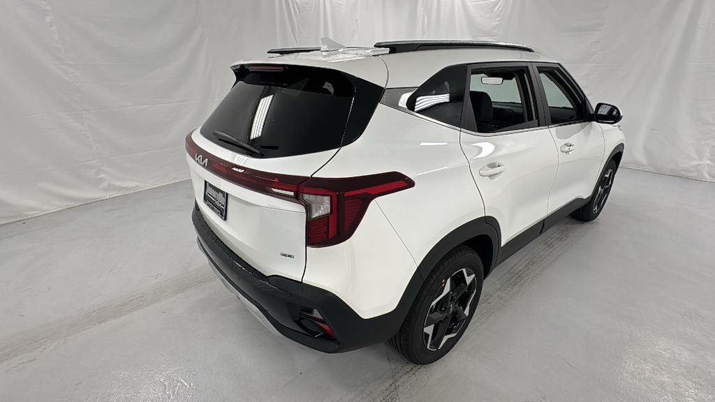 2026 Kia Seltos EX photo 3
