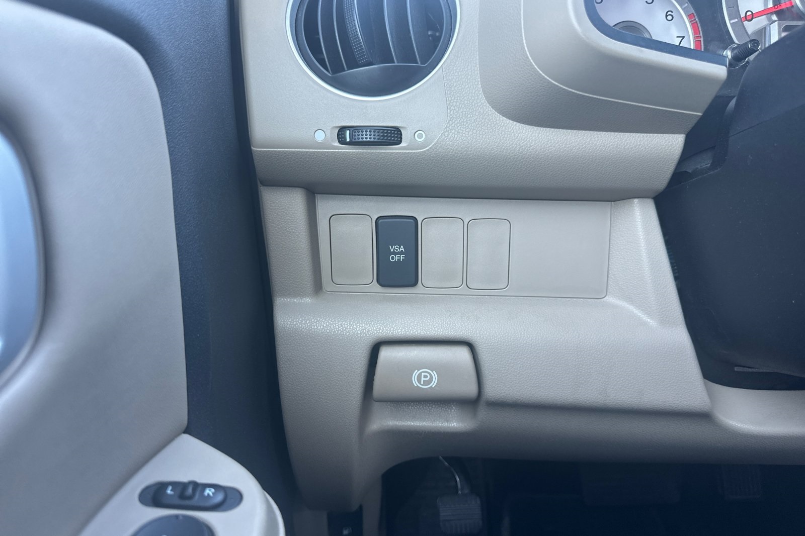 2010 Honda Pilot EX-L photo 32