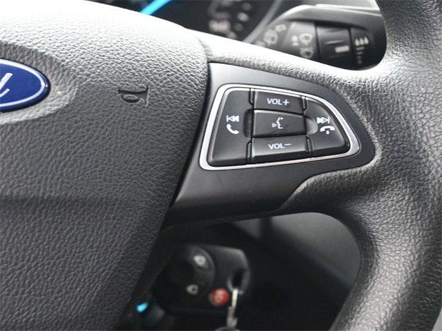 2019 Ford Escape S photo 2