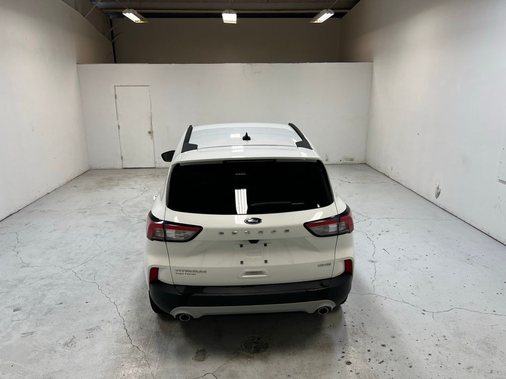 2022 Ford Escape Titanium photo 3