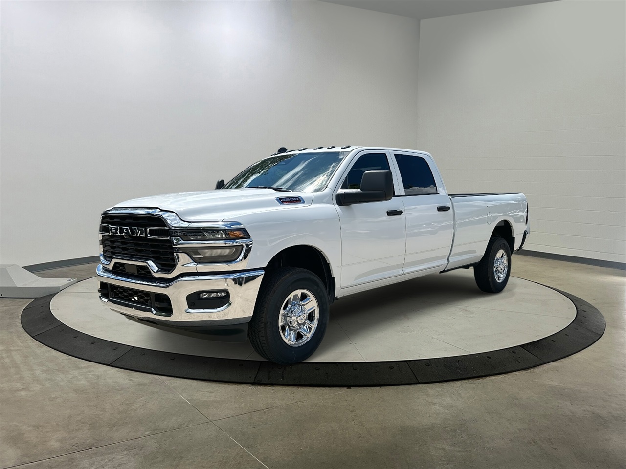 2025 Ram 3500 Tradesman photo 3