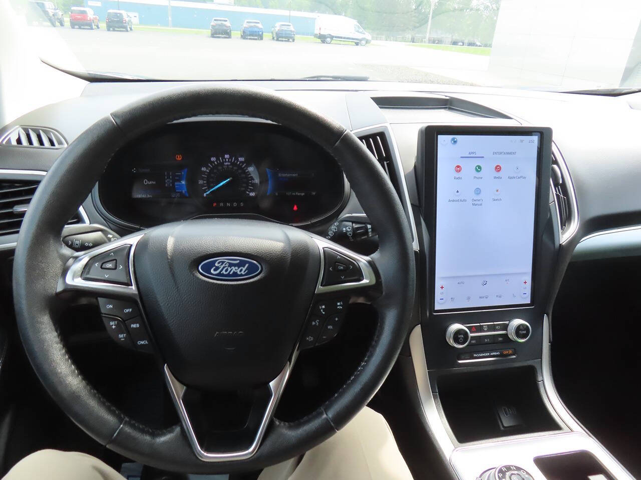 2022 Ford Edge SEL photo 16