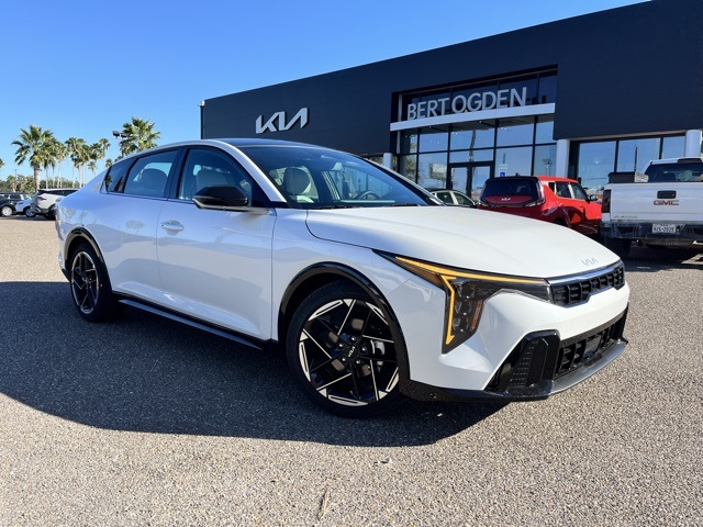 2025 Kia K4 GT-Line's photo