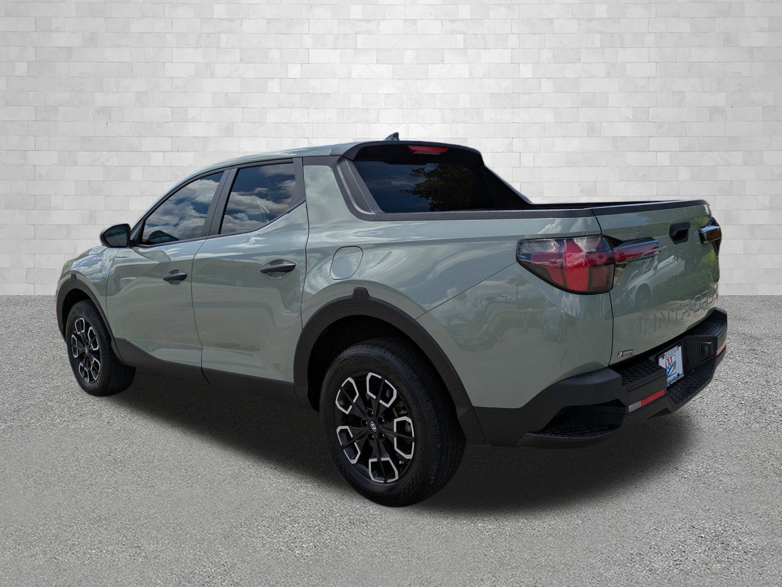 2024 Hyundai Santa Cruz SE photo 4