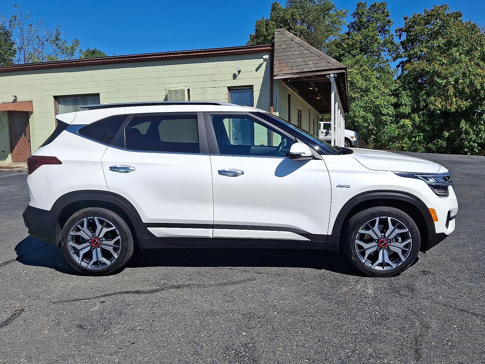 2023 Kia Seltos SX photo 7
