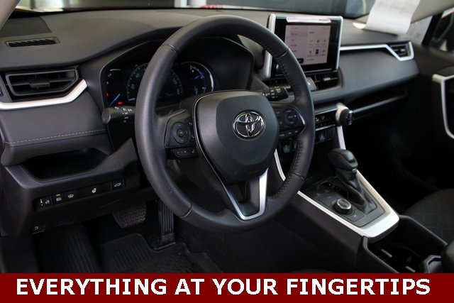2024 Toyota RAV4 Hybrid XLE photo 12