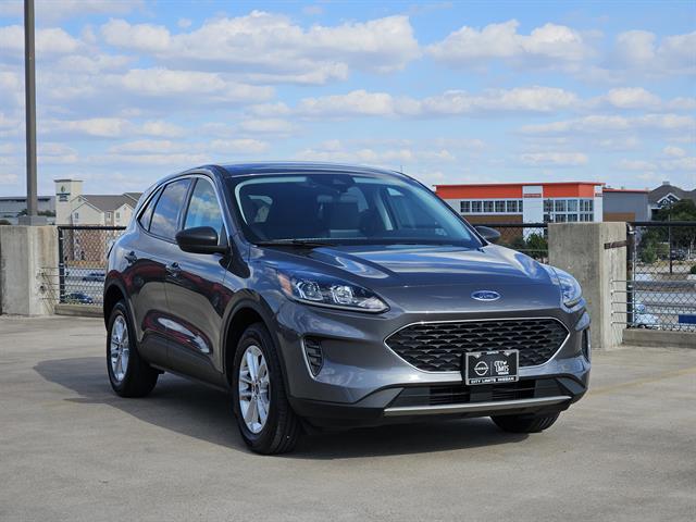 2022 Ford Escape SE photo 2