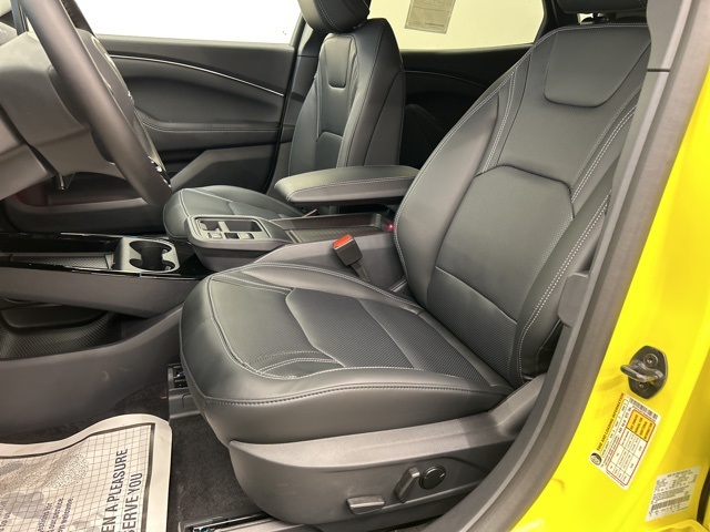 2025 Ford Mustang Mach-E Premium photo 11