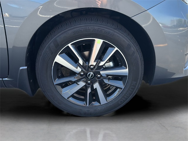 2025 Nissan Versa 1.6 SV photo 8