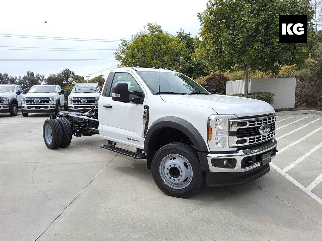 2025 Ford F-550 Super Duty Chassis Cab XL's photo