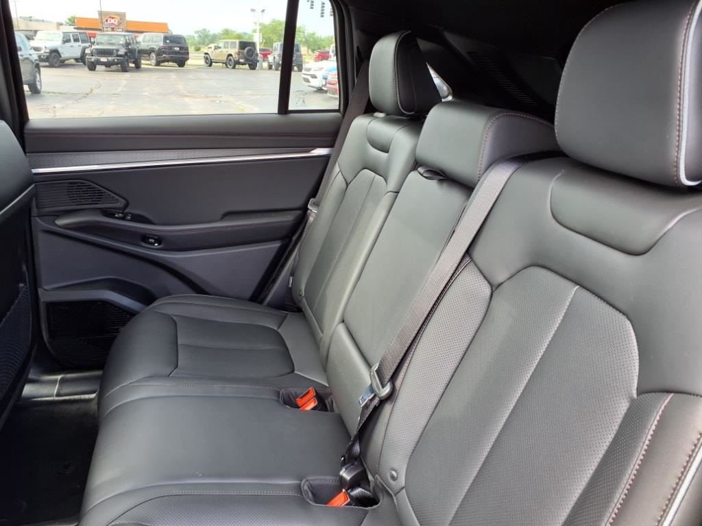 2025 Jeep Wagoneer S Limited photo 14