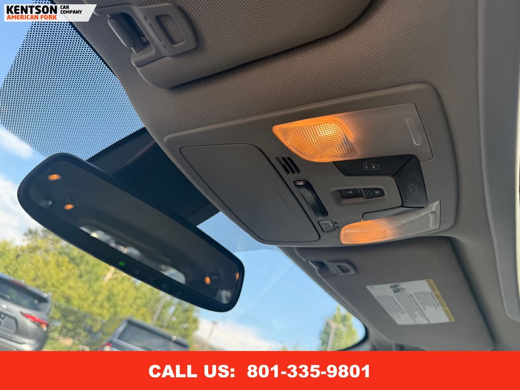 2019 Toyota Sienna XLE photo 28