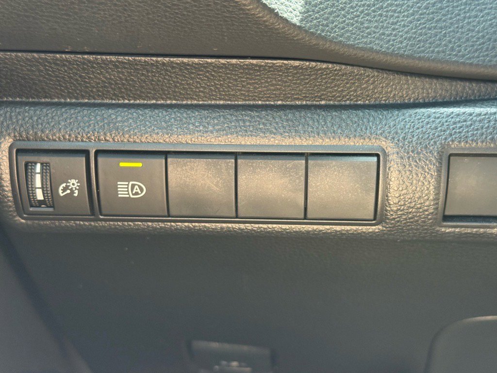 2022 Toyota Corolla LE photo 25