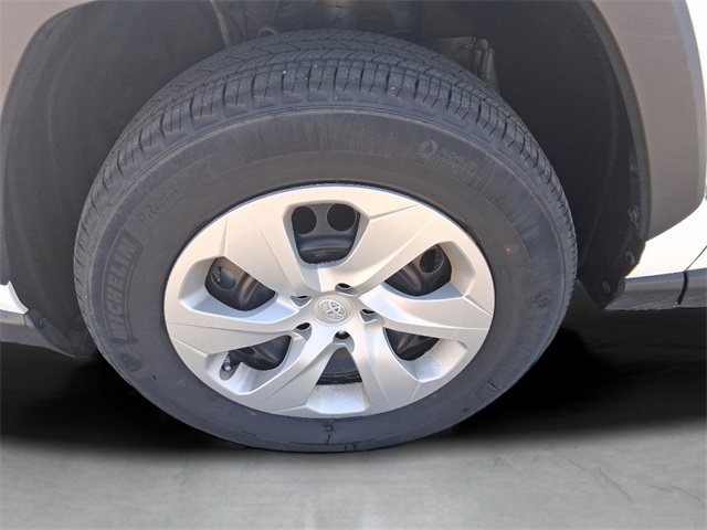 2023 Toyota RAV4 LE photo 11