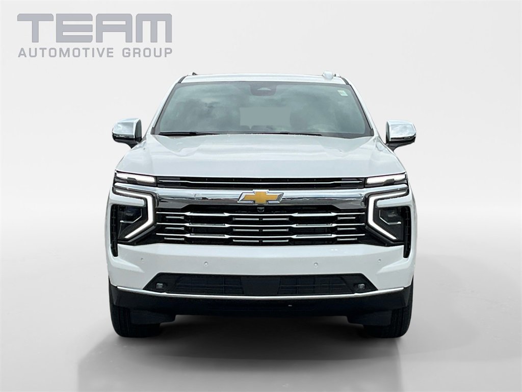 2025 Chevrolet Suburban Premier photo 2