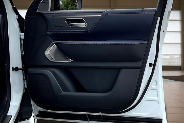2026 Infiniti QX80 Sensory photo 24