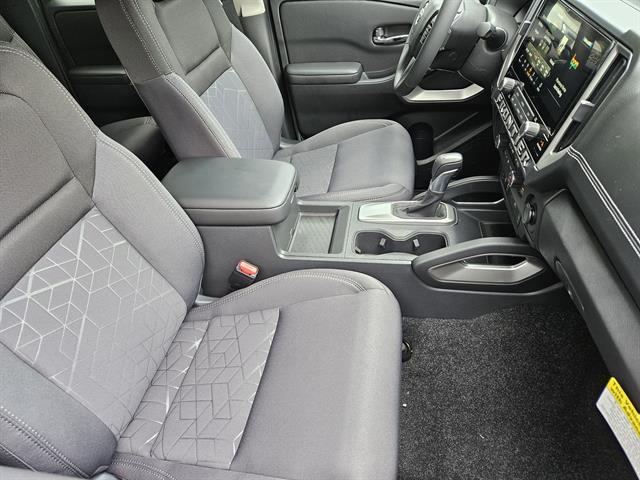 2025 Nissan Frontier Crew Cab SV photo 10