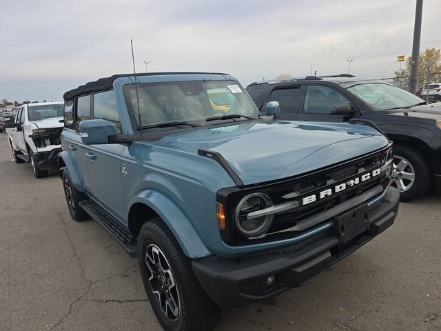 2021 Ford Bronco Outer Banks photo 3