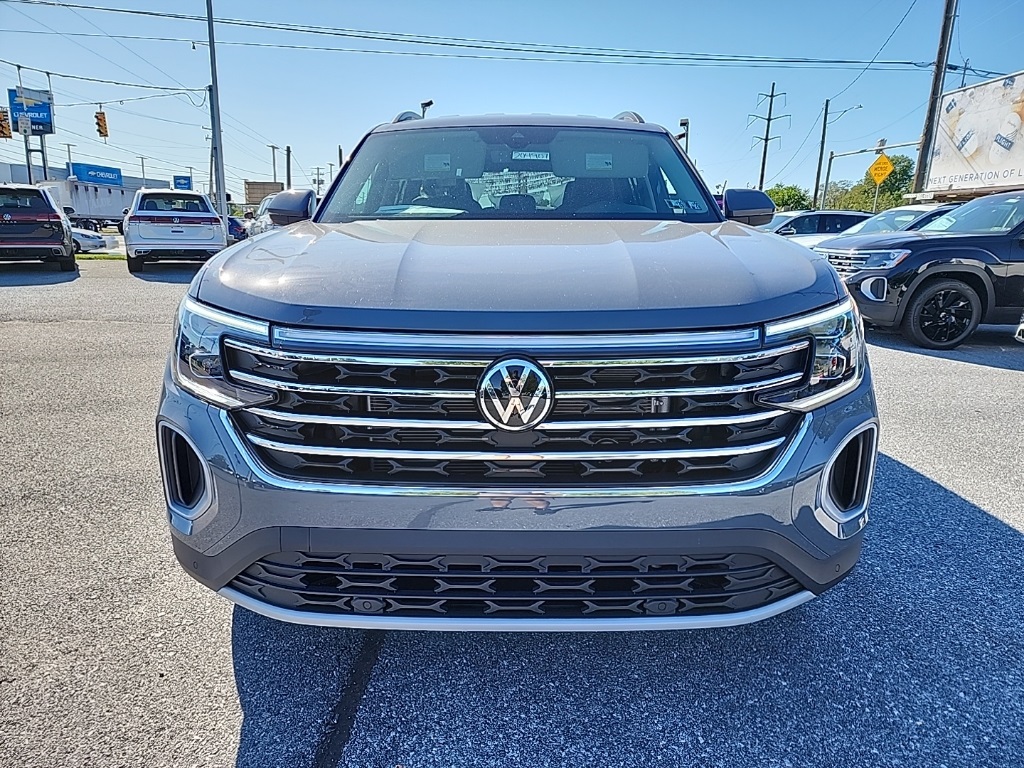 2026 Volkswagen Atlas SE photo 2
