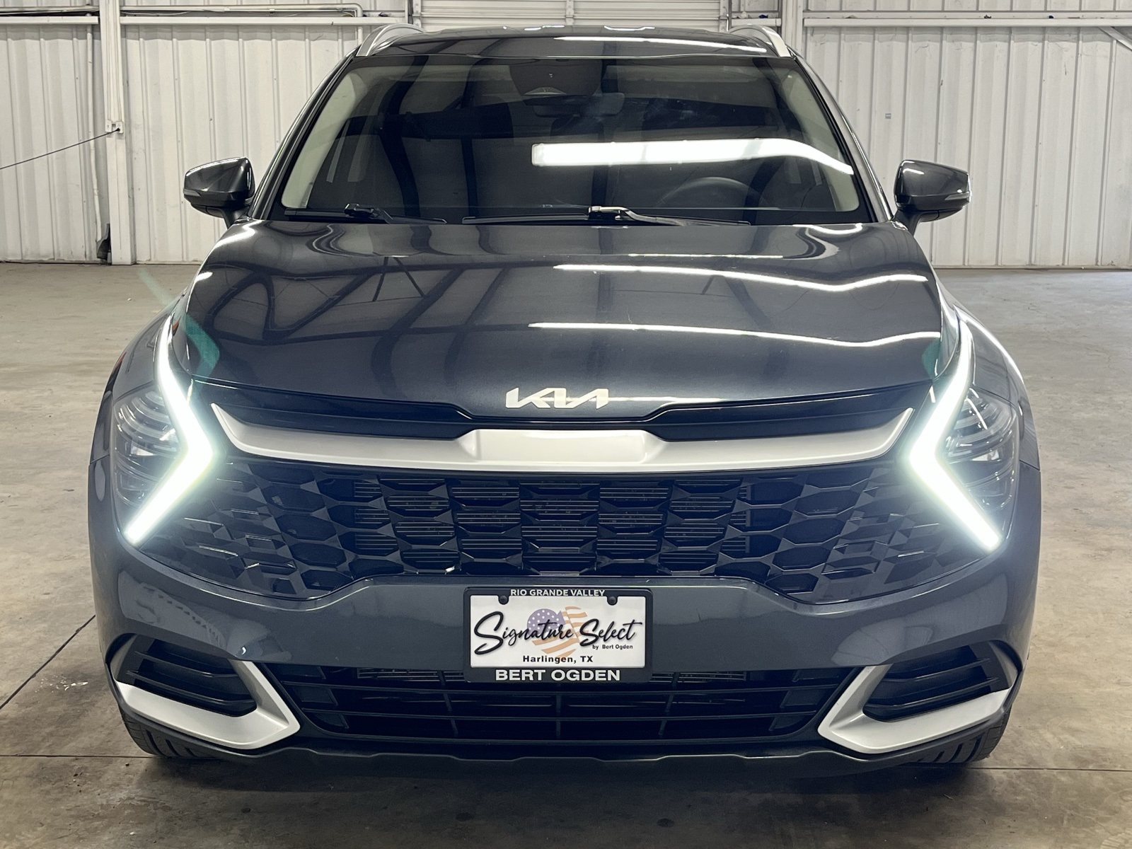 2024 Kia Sportage EX photo 2