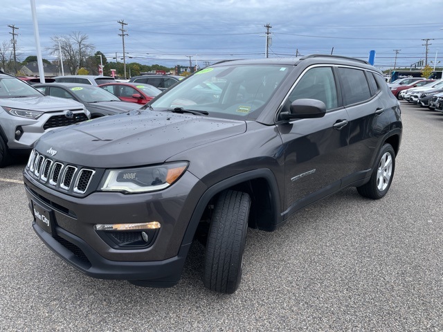 2019 Jeep Compass Latitude photo 2
