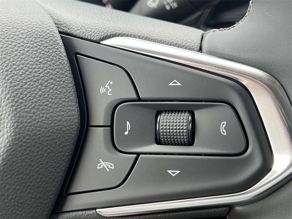 2025 Chevrolet Trax LT photo 16