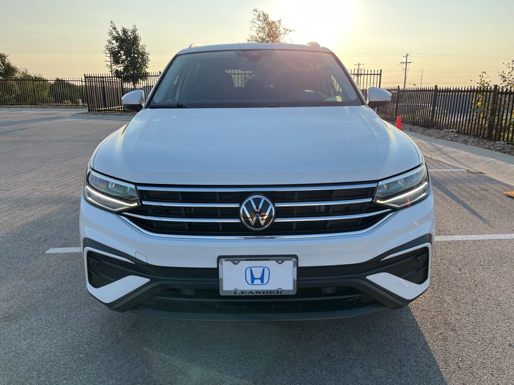 2022 Volkswagen Tiguan SE photo 2