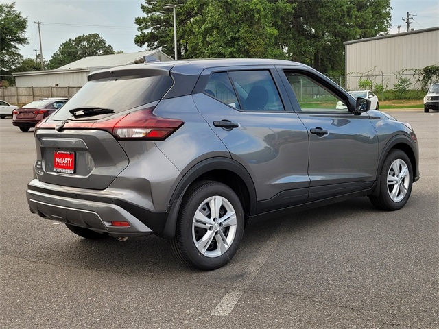 2025 Nissan Kicks Play S photo 3