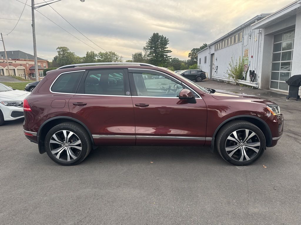 2017 Volkswagen Touareg V6 photo 4