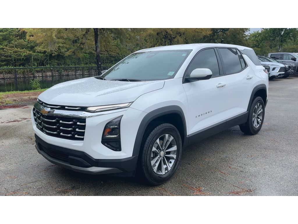 2025 Chevrolet Equinox LT photo 3