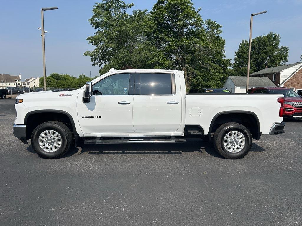 2024 Chevrolet Silverado 2500HD LTZ photo 3