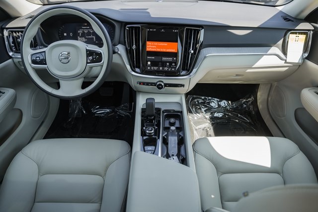 2026 Volvo V60 Cross Country B5 Plus photo 15